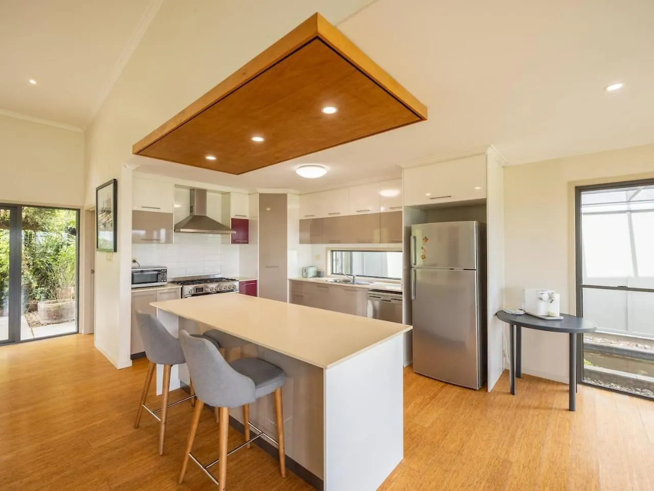 6 Bed Equine Countryside Paradise At Moggill